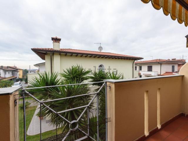 Appartamento in vendita a Quercioli, Marina Di Massa