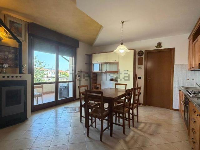 Appartamento in vendita a Santo Stefano di Zimella, Zimella