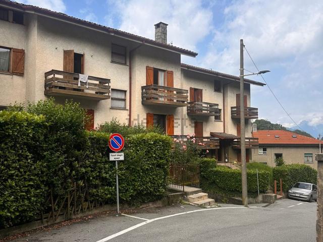 Appartamento in vendita a Carenno, Lombardia