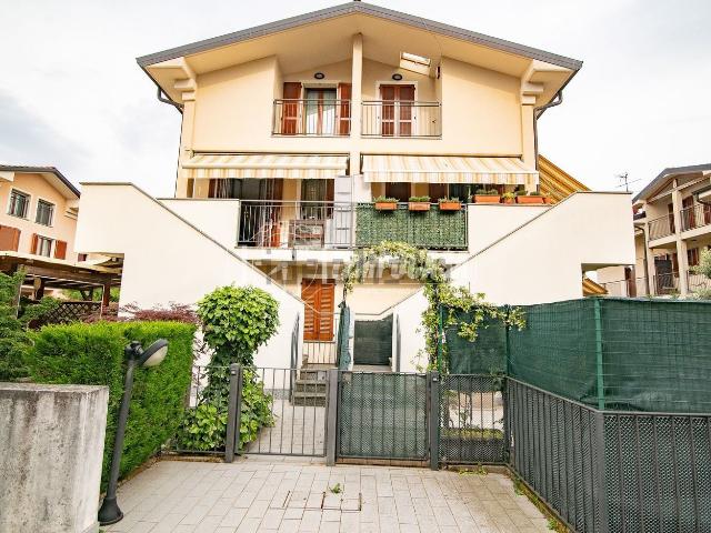 Appartamento in vendita a Vaprio D'adda, Lombardia
