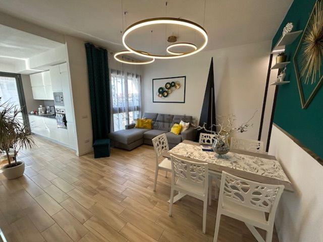 Appartamento in vendita a Cesano Maderno, Lombardia
