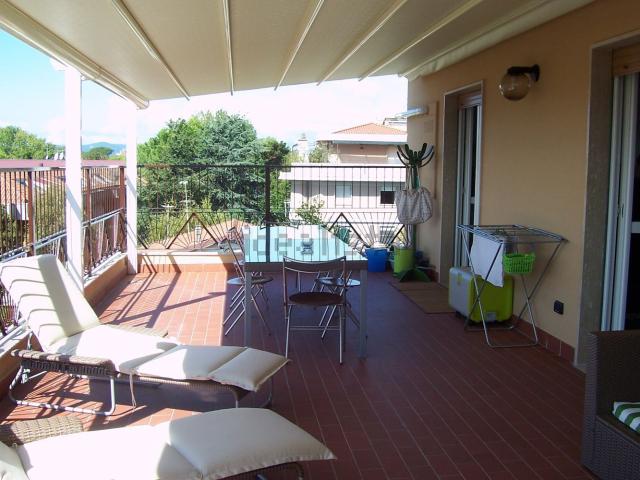 Attico in vendita a Marina di Massa, Marina Di Massa