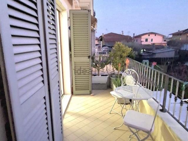 Appartamento in vendita a Marina di Massa, Marina Di Massa