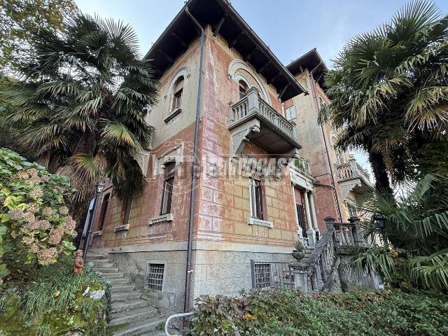 Appartamento in vendita a Como, Lombardia