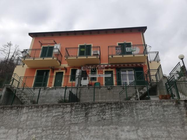 Appartamento in vendita a Follo, Liguria