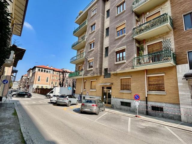 Appartamento in vendita a Cuneo Centro, Piemonte