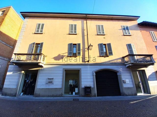 Appartamento in vendita a Treviglio, Lombardia