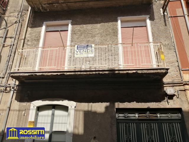 Appartamento in vendita a Paternò, Catania