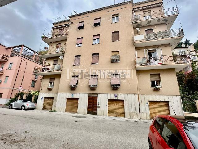 Appartamento in vendita a Tirassegno, Marche