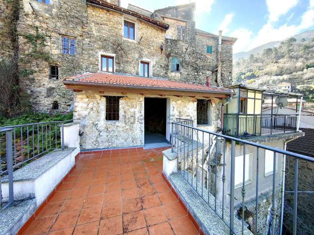 Appartamento in vendita a Ceriana, Provincia di Imperia