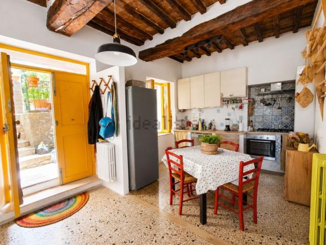 Appartamento in vendita a Passignano Sul Trasimeno, Umbria
