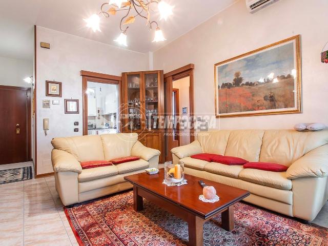 Appartamento in vendita a Gorla Maggiore, Lombardia