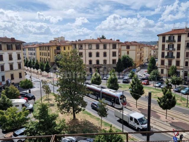 Appartamento in vendita a Quartiere 5, Firenze