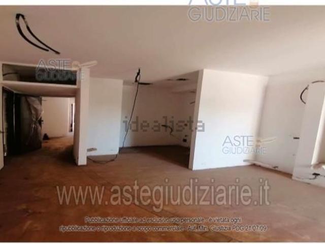 Appartamento in vendita a Carsoli, L'Aquila