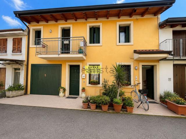 Appartamento in vendita a Villafranca di Verona, Verona