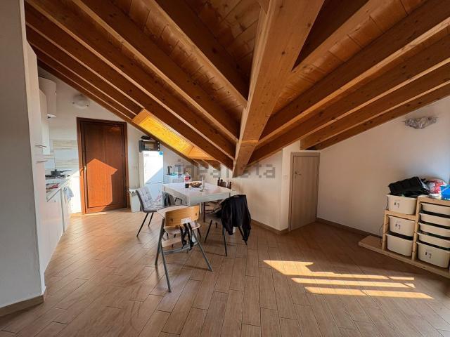 Appartamento in vendita a Landriano, Lombardia