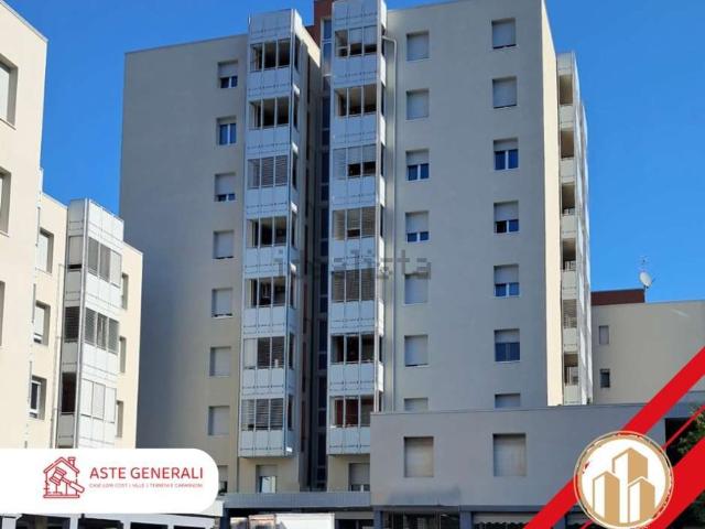 Appartamento in vendita a Villaggio Stranieri-Bazzarola, Re