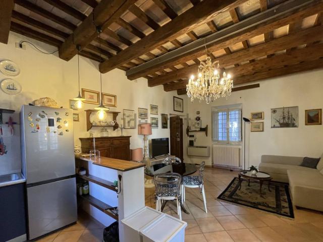 Appartamento in vendita a Centro Storico, Marche