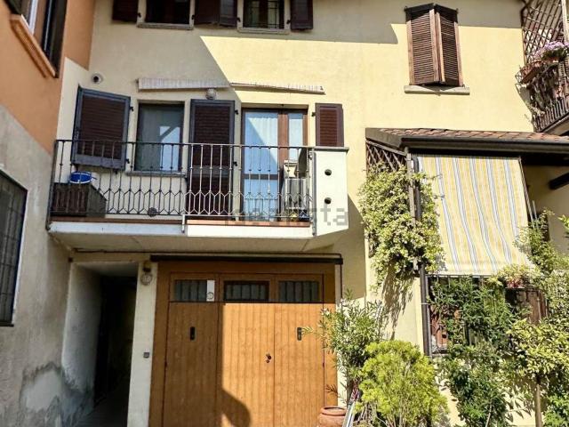 Appartamento in vendita a Usmate Velate, Usmate