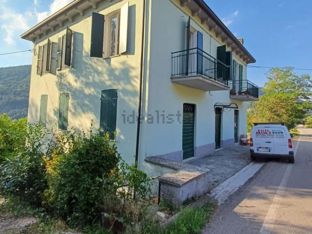 Appartamento in vendita a Borgo Val di Taro, Parma
