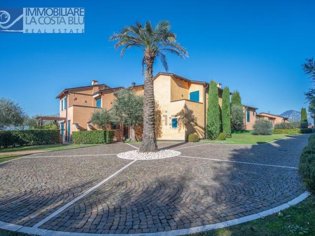 Appartamento in vendita a Albisano, Torri del Benaco
