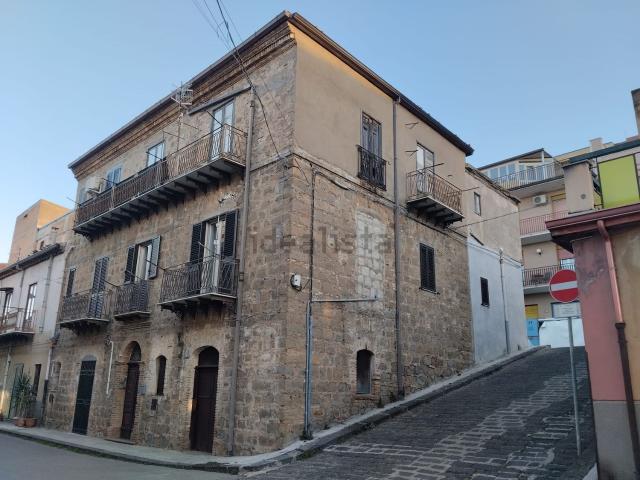 Appartamento in vendita a Santo Stefano Di Camastra, Sicilia