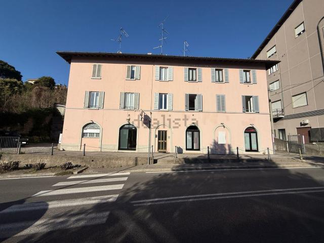 Appartamento in vendita a San Fermo Della Battaglia, Lombardia