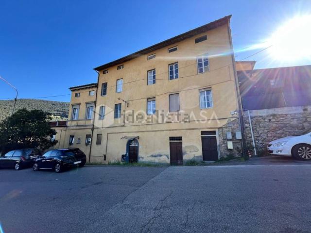 Appartamento in vendita a Buti, Toscana