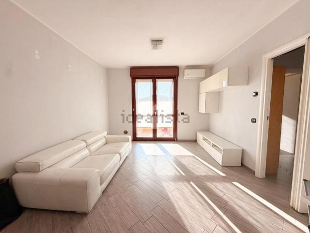 Appartamento in vendita a Trecate, Novara