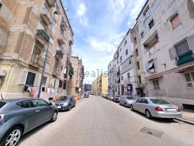Appartamento in vendita a Municipalità 4, Campania