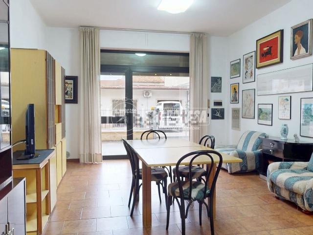 Appartamento in vendita a Centro, Marche