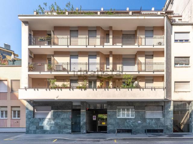 Appartamento in vendita a Municipio 9, Milano