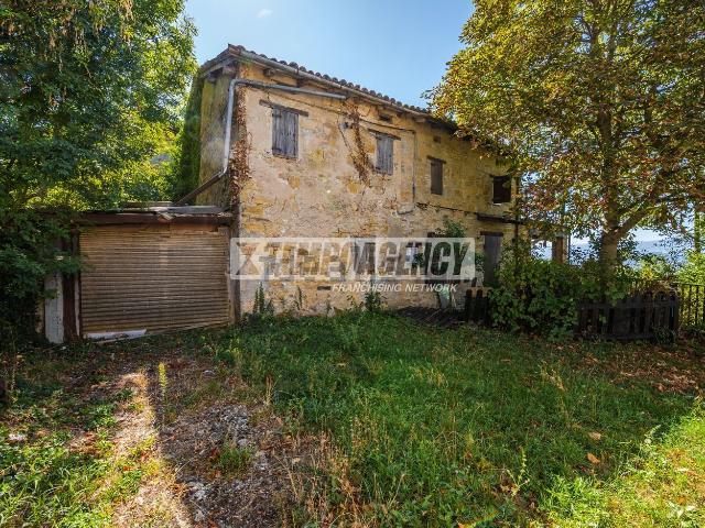 Appartamento in vendita a Monfestino, Serramazzoni