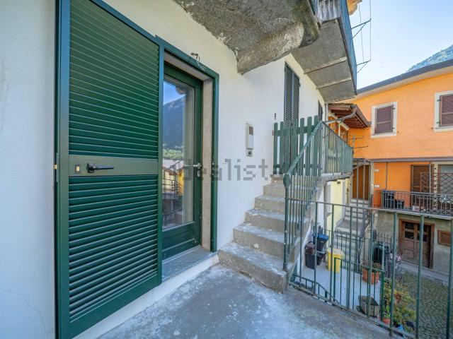 Appartamento in vendita a Sondrio, Lombardia
