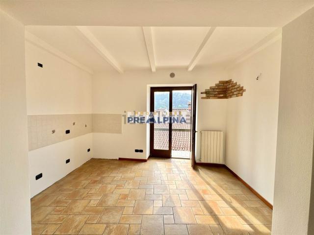 Appartamento in vendita a Semonte, Vertova