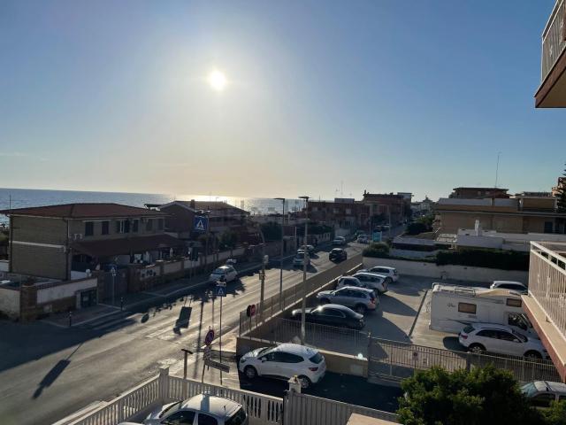 Appartamento in vendita a Zingarini, Pomezia