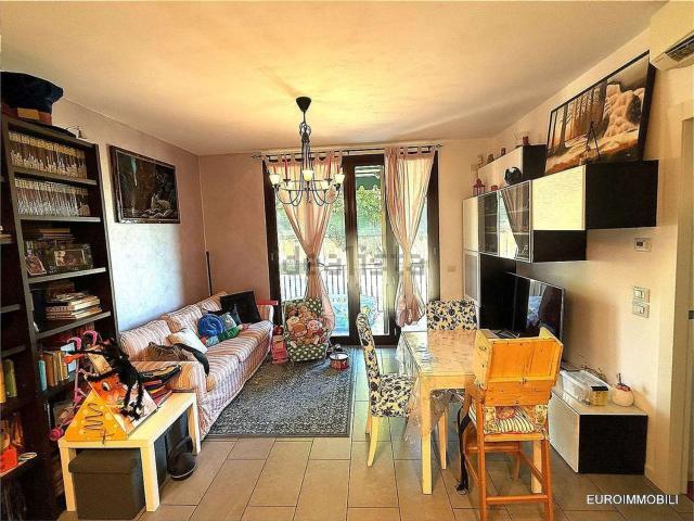Appartamento in vendita a Traversetolo, Reggio Emilia
