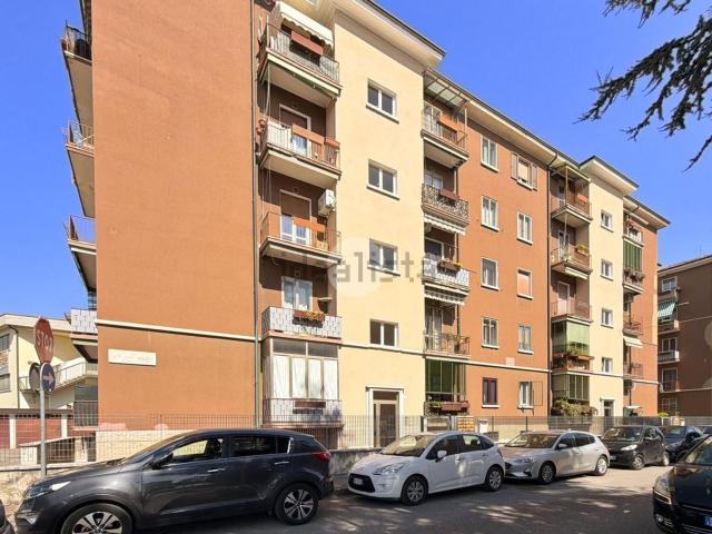 Appartamento in vendita a Sud-Est, Brenzone
