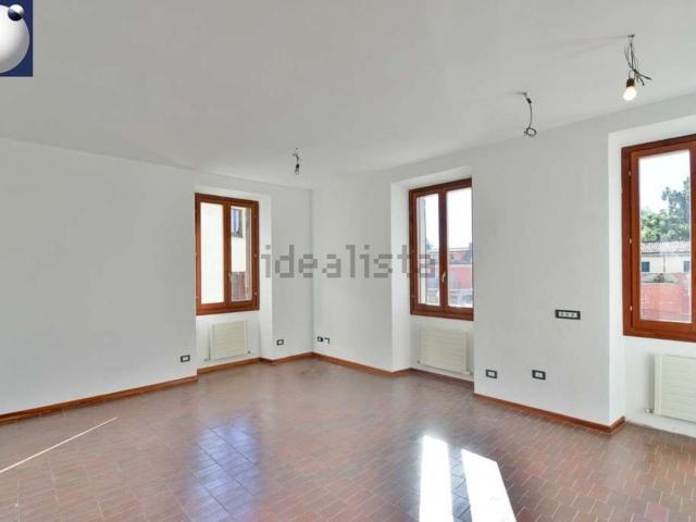 Appartamento in vendita a Lambrugo, Como