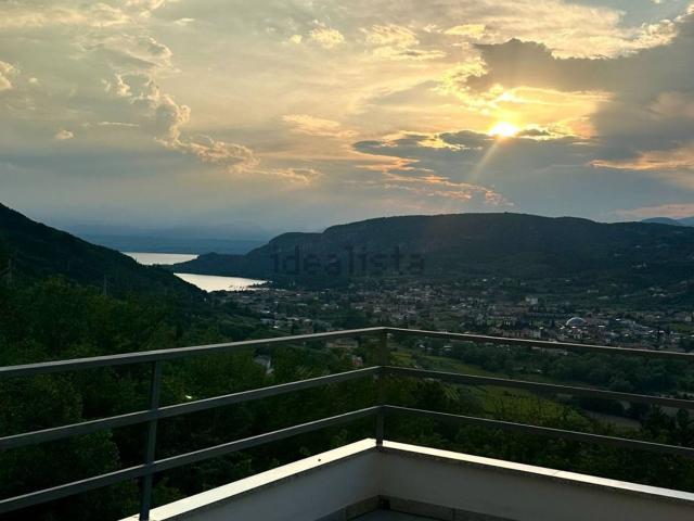 Appartamento in vendita a Costermano, Veneto
