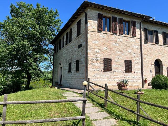 Appartamento in vendita a Urbino, Pesaro E Urbino