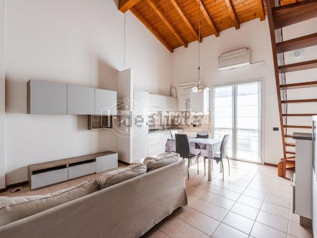 Appartamento in vendita a Modena, Reggio Emilia