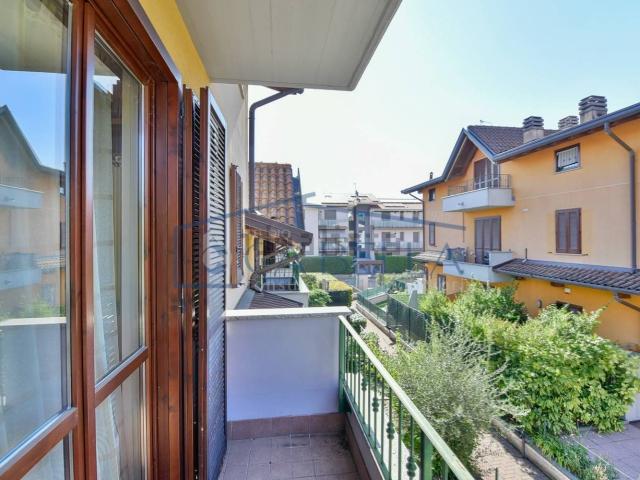 Appartamento in vendita a Cadorago, Lombardia