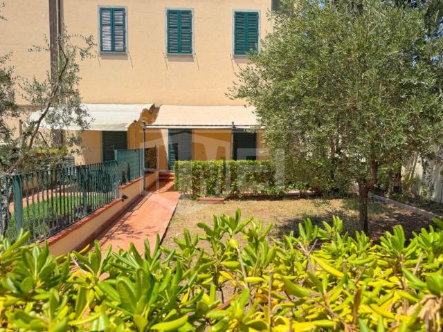 Appartamento in vendita a Quercianella, Livorno