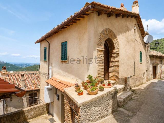 Appartamento in vendita a Roccantica, Lazio