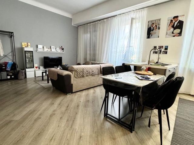 Appartamento in vendita a Municipio 7, Milano