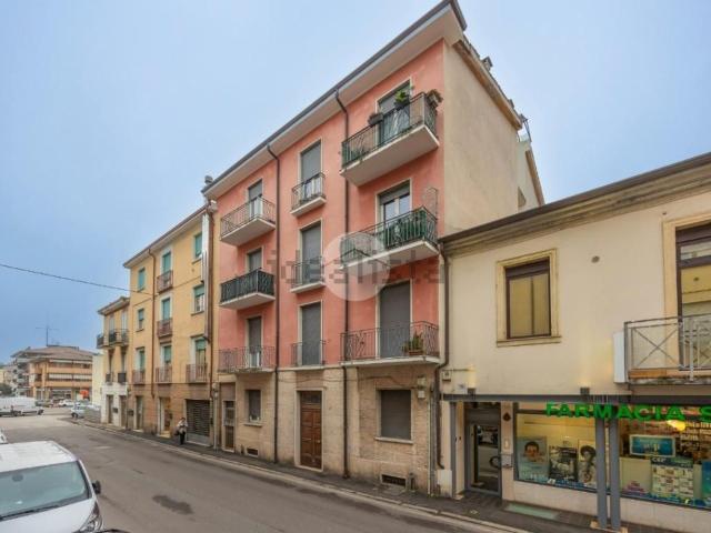 Appartamento in vendita a Sud-Est, Brenzone