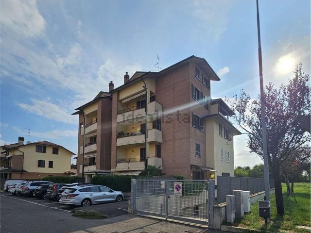 Appartamento in vendita a Vanzago, Milano
