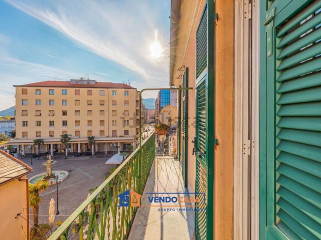 Appartamento in vendita a Vado Ligure, Liguria