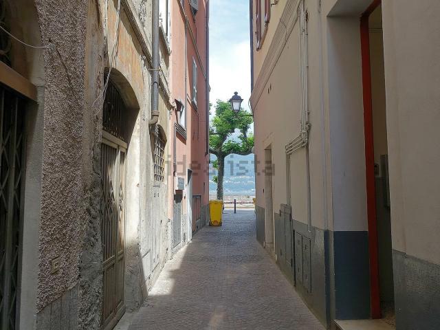 Appartamento in vendita a Bellano, Lombardia